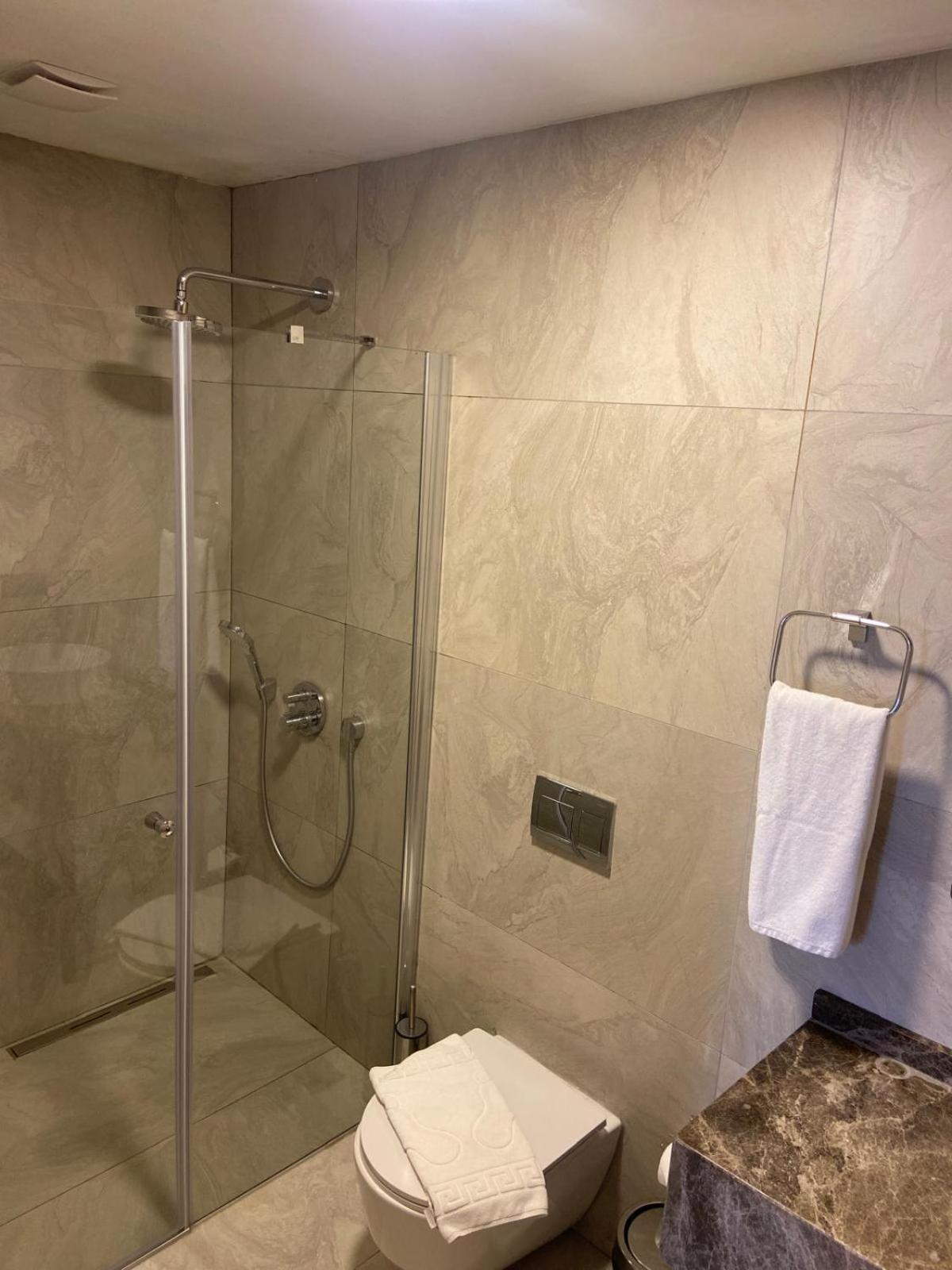 Venzi Ayayorgi-adult Only 15 Çeşme